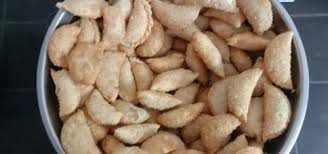 Ghughra / Mathiya at Dharti Namkeen & Sweets